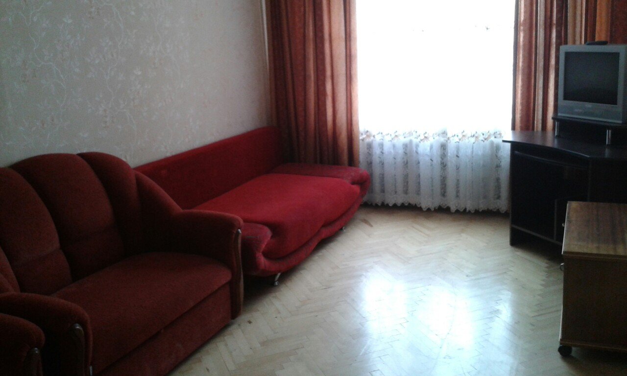 4-комнатная квартира, Шахтеров бул. 12