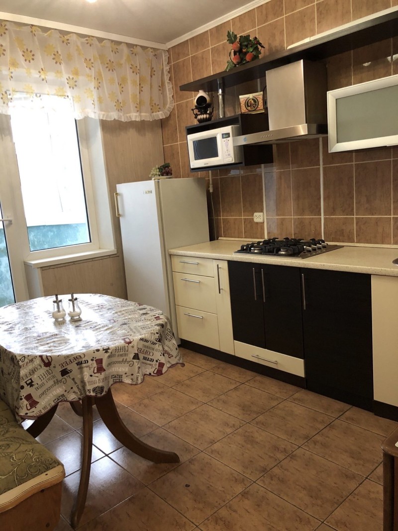 3-комнатная квартира, Жолтовского ул. 31