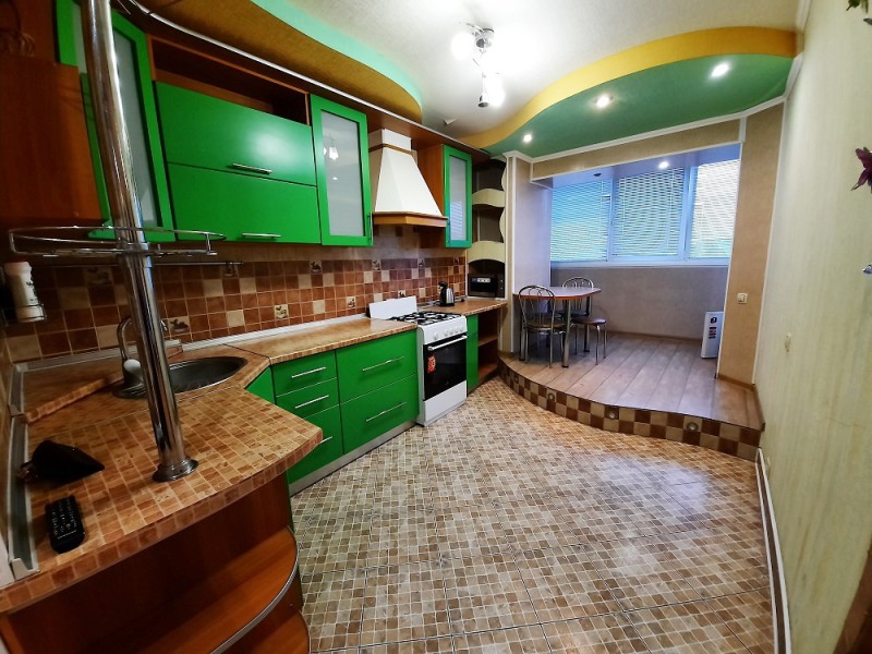 3-комнатная квартира, 17-й микрорайон 32