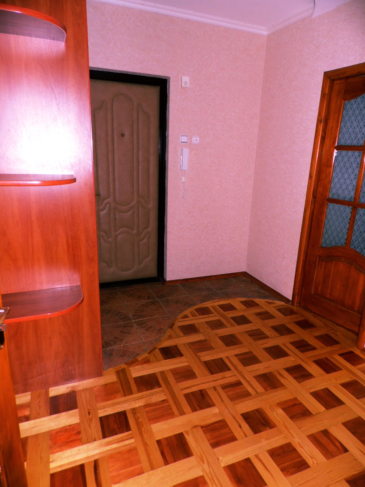 3-комнатная квартира, Рыбиновского ул. 92