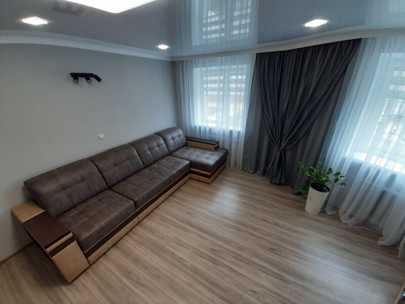 3-комнатная квартира, Ленина пл. 4