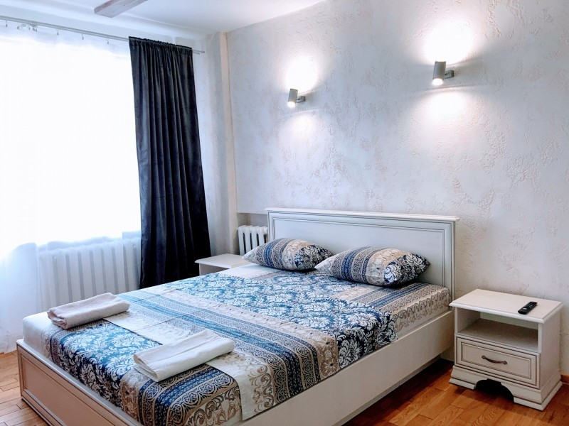 2-комнатная квартира, Маркса Карла ул. 77