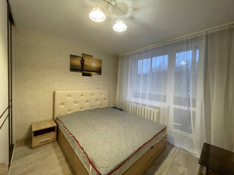 3-комнатная квартира, Космонавтов ул. 4