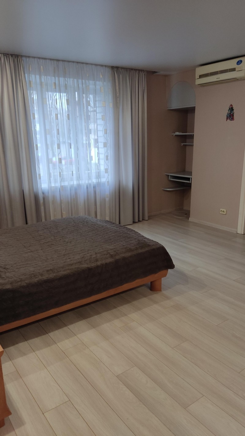 3-комнатная квартира, Московская ул. 332