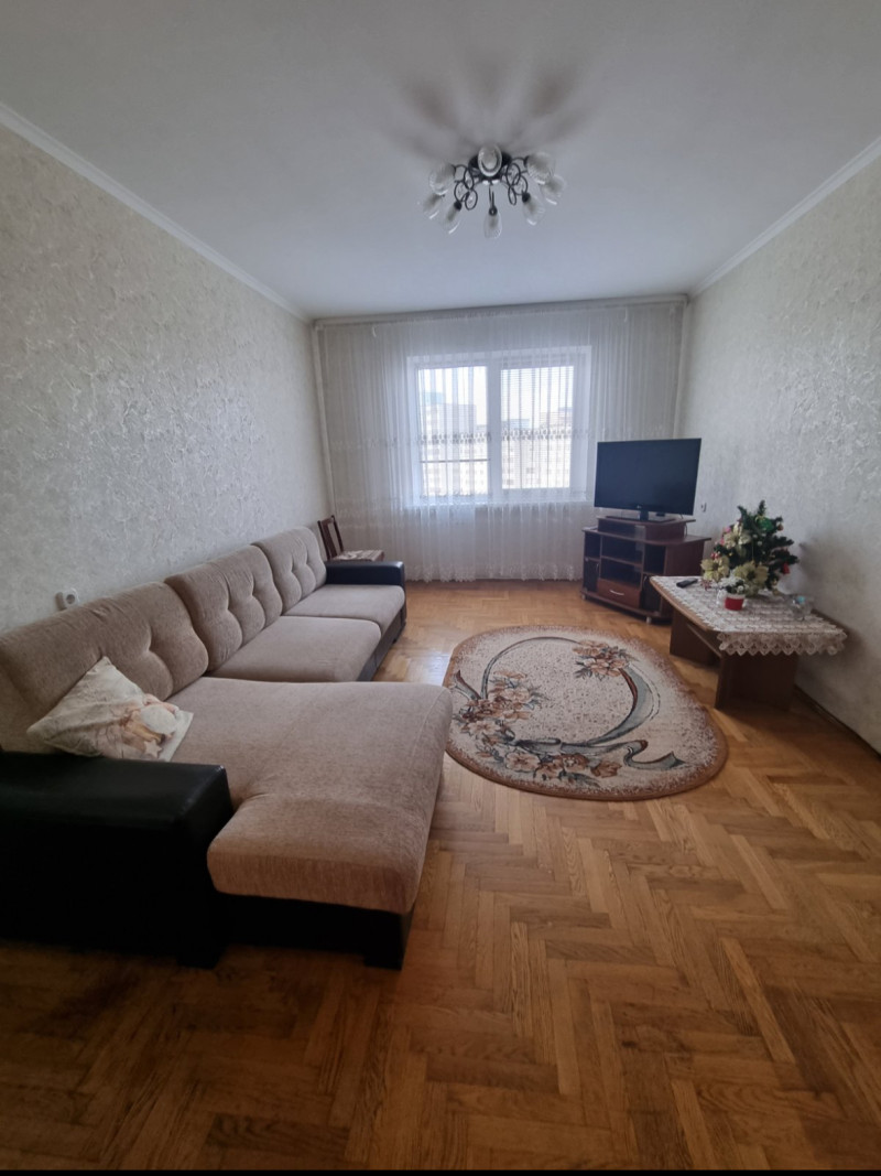 Фото 2: Квартира посуточно — Трёхкомнатная квартира на Луцкой рядом с Гребным каналом