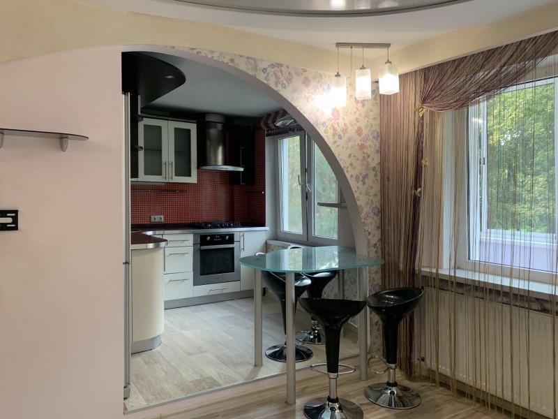 2-комнатная квартира, Брестских дивизий ул. 27