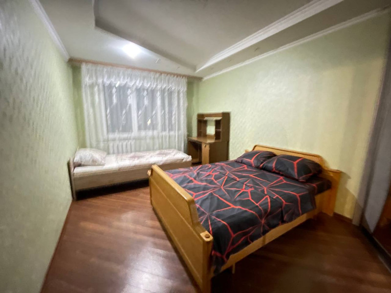 Фото 2: Квартира посуточно — Просторная квартира на улице Социалистической в Слуцке