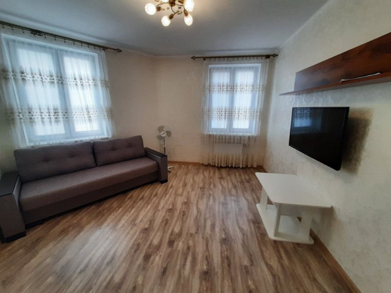 2-комнатная квартира, Ровецкая ул. 8