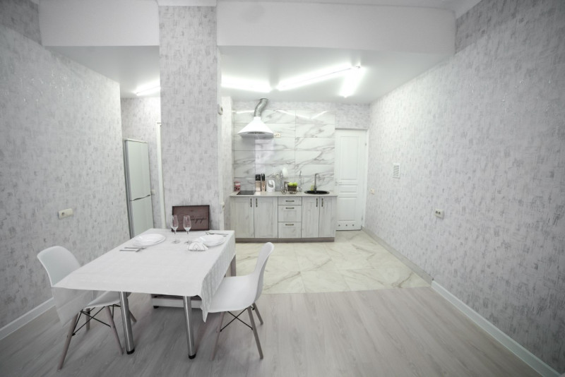 Фото 2: Квартира посуточно — Двухкомнатные апартаменты 70 м² на Первомайской