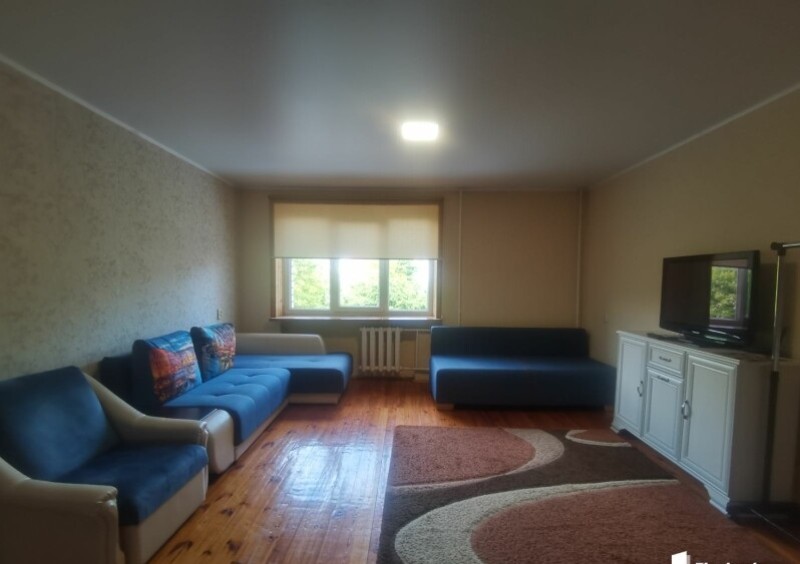 3-комнатная квартира, Космонавтов бул. 90