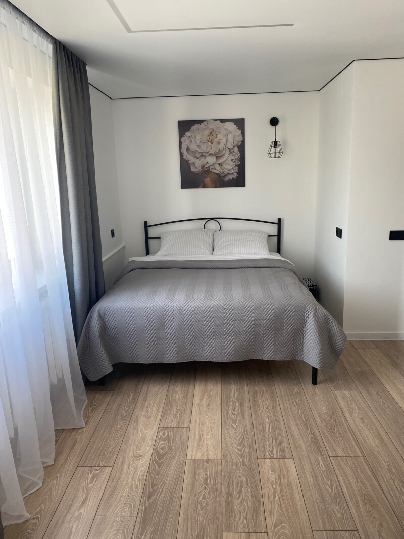 1-комнатная квартира, Парижской Коммуны ул. 16