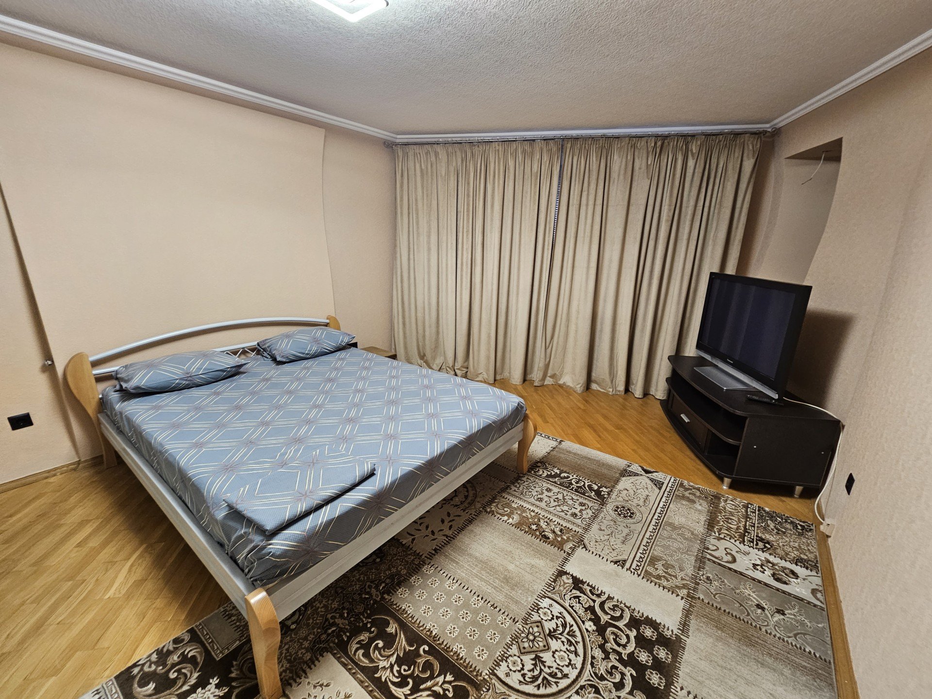 2-комнатная квартира, Суворова ул. 103
