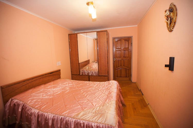 3-комнатная квартира, Моисеенко ул. 45