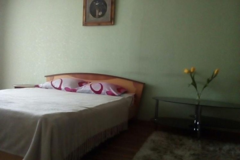 2-комнатная квартира, Молодёжная ул. 167