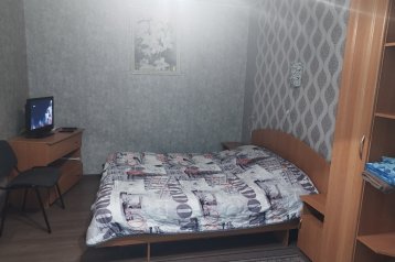1-комнатная квартира, Космонавтов ул. 8