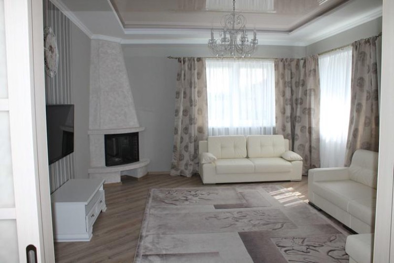 8-комнатная квартира, Пихтовая ул. 10