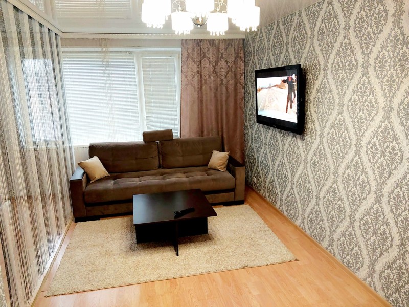 2-комнатная квартира, Космонавтов ул. 12