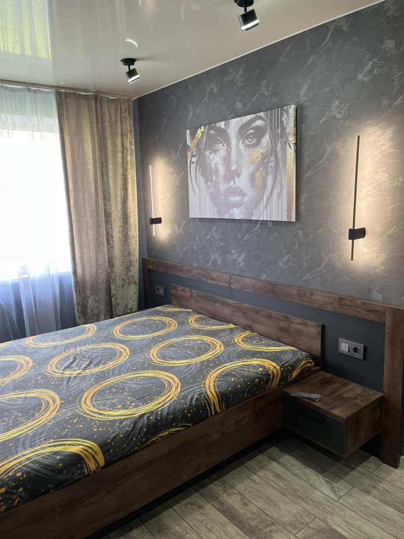 4-комнатная квартира, Молодёжная ул. 171