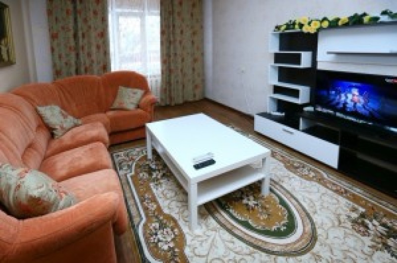 3-комнатная квартира, Поплавская ул. 3